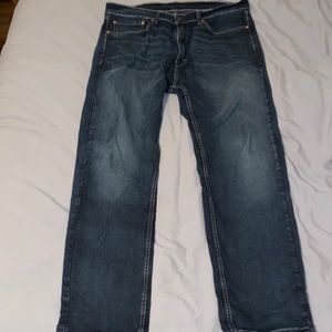 Mens Levi Medium wash jeans